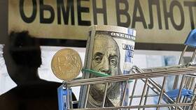 Почему нет долларов в банках России